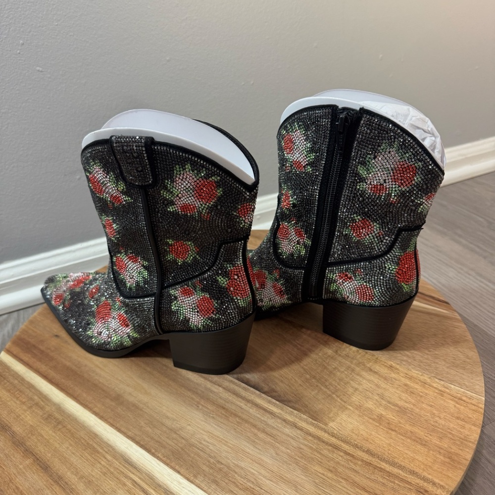 Wild Pair Lacey Floral Rhinestone Western Booties Black Size 7 & 10 , NEW - Picture 5 of 11
